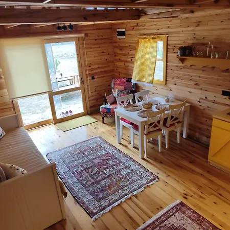 Badece Farm Yellow House Bergama