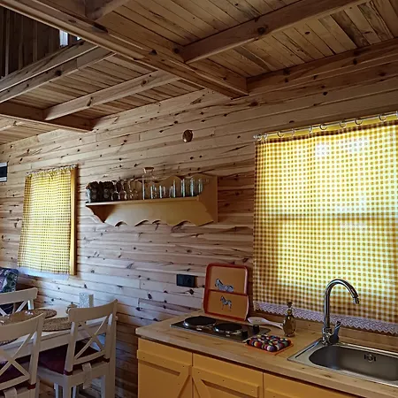 Lodge Badece Farm Yellow House *