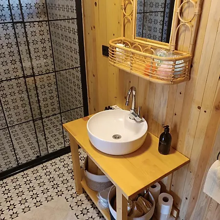 Badece Farm Yellow House Lodge *