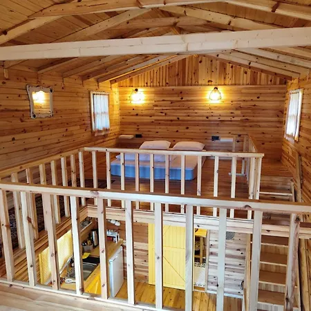 Badece Farm Yellow House Lodge