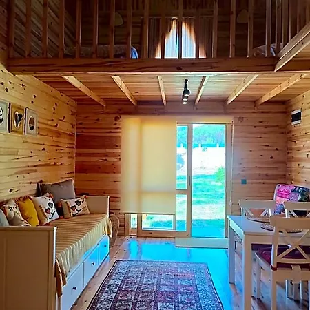 Badece Farm Yellow House بيت خشبي *