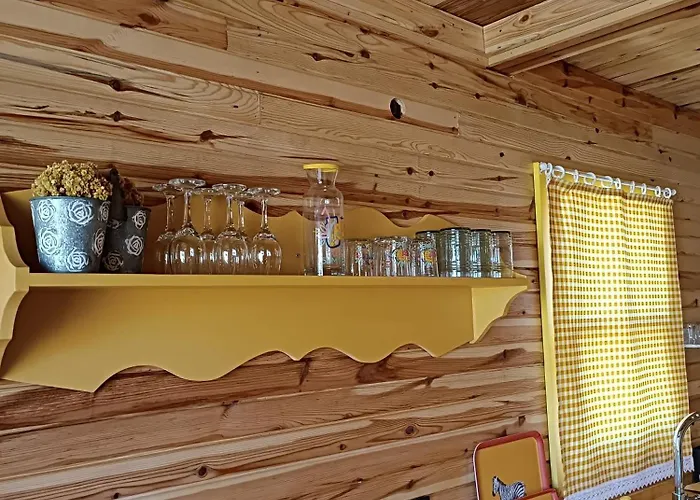 Badece Farm Yellow House Lodge