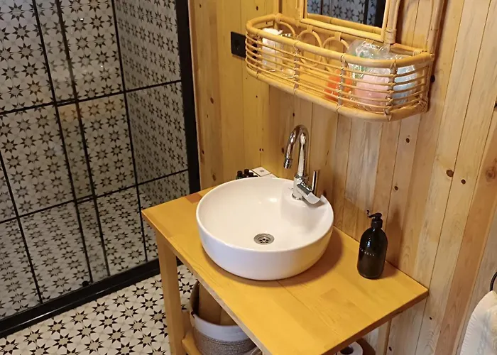 Badece Farm Yellow House Lodge *